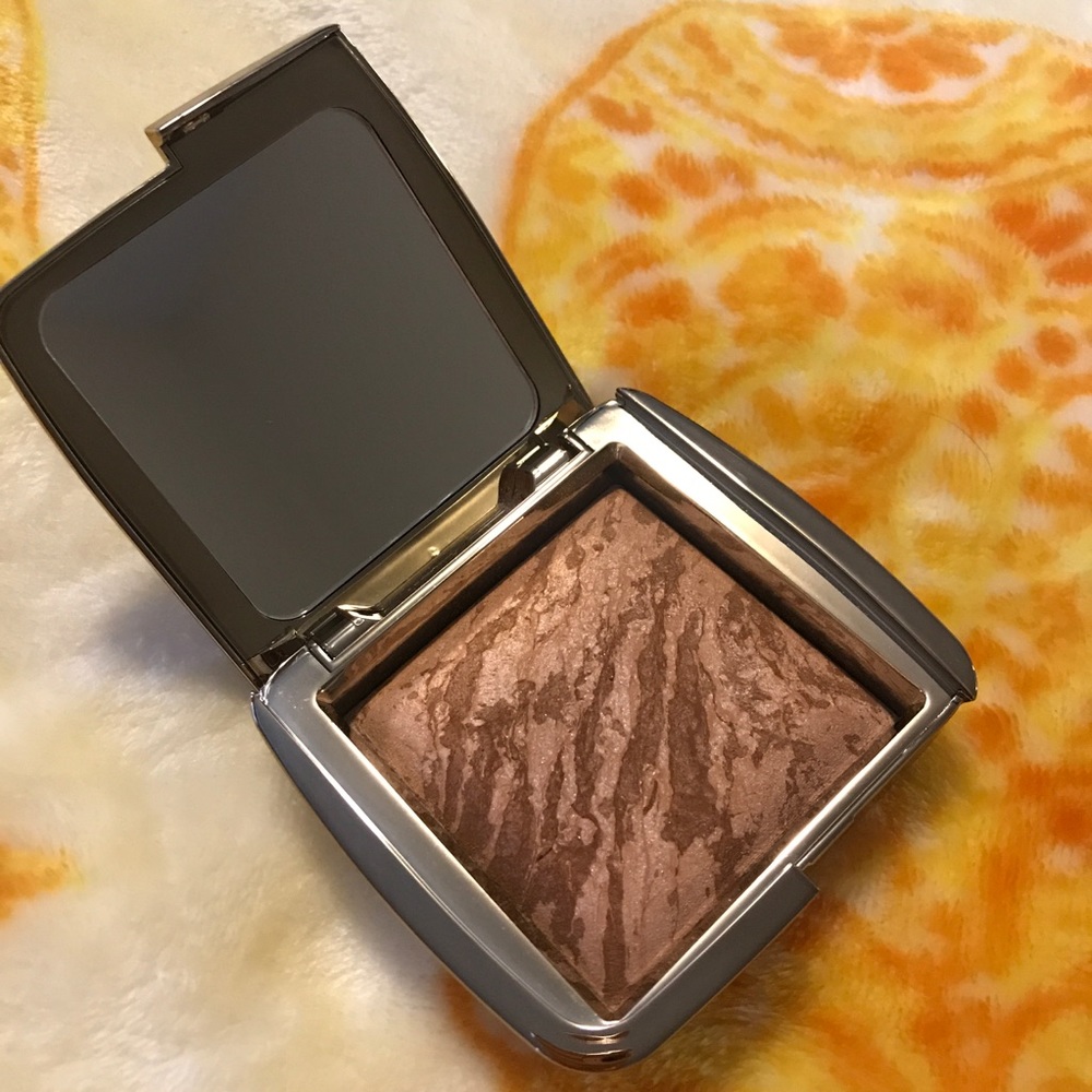 Hourglass Ambient Lighting Bronzer